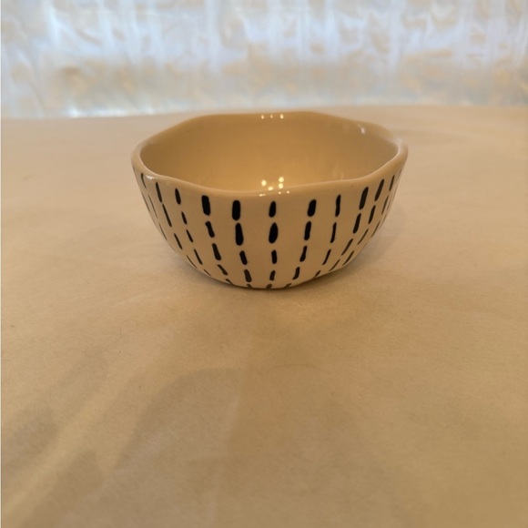 At Home Other - Modern Cream Ceramic Bowl